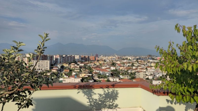 Tirane, jepet me qera apartament 2+1 Kati 11, 300 m² 1.500 € (Yzberisht)