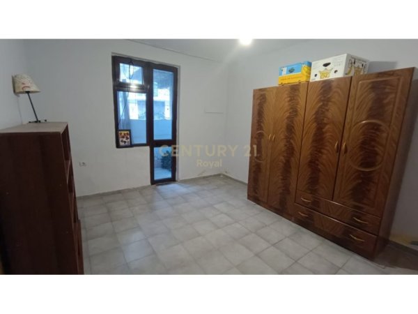 Tirane, jepet me qera apartament 2+1 Kati 1, 70 m² 450 € (Rruga Sami Frasheri)