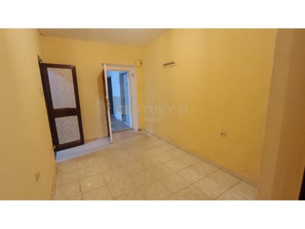 Tirane, jepet me qera apartament 2+1 Kati 1, 70 m² 450 € (Rruga Sami Frasheri)
