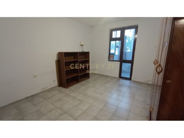 Tirane, jepet me qera apartament 2+1 Kati 1, 70 m² 450 € (Rruga Sami Frasheri)