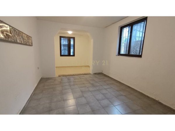 Tirane, jepet me qera apartament 2+1 Kati 1, 70 m² 450 € (Rruga Sami Frasheri)
