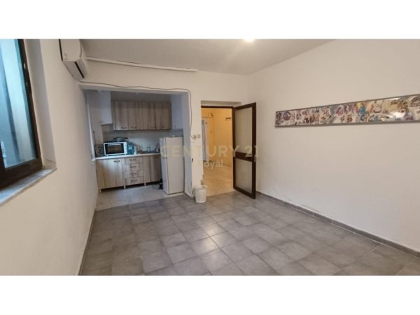 Tirane, jepet me qera apartament 2+1 Kati 1, 70 m² 450 € (Rruga Sami Frasheri)