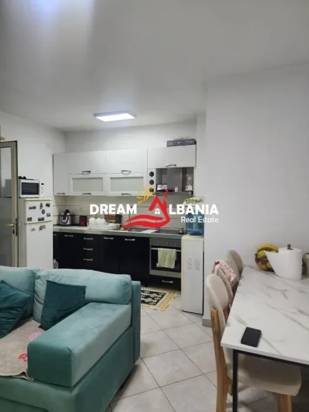 Tirane, jepet me qera apartament 1+1 , 60 m² 500 € 
