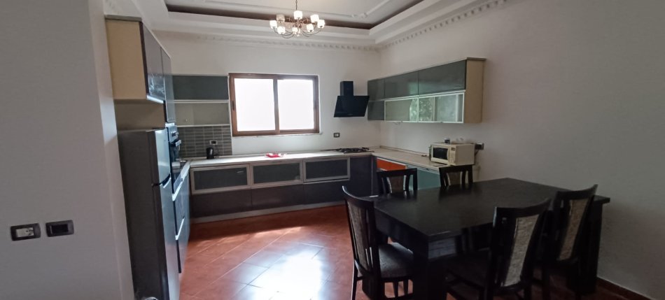jepet me qera Vile Kati 2, 176 m² 600 €