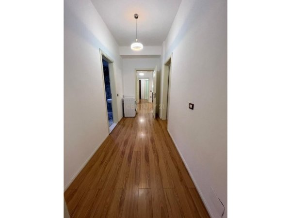 Tirane, shitet apartament 2+1 Kati 4, 118 m² 180.000 € 