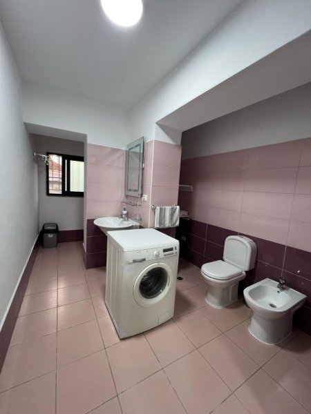 Tirane, jepet me qera garsonier Kati 0, 45 m² 500 € (Pazari i Ri)