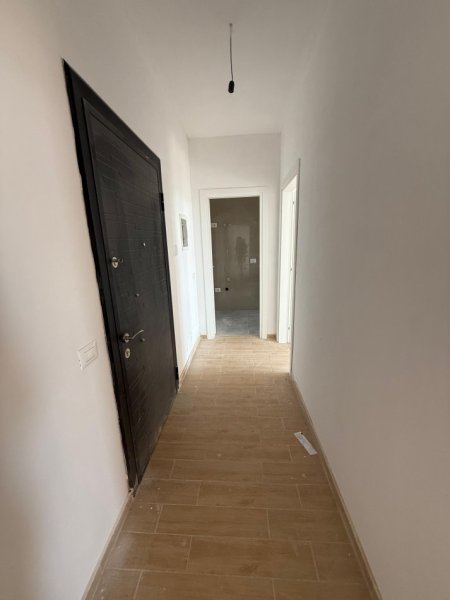 Tirane, shitet apartament 1+1 Kati 3, 80 m² 167.000 € (bulevardi ri)