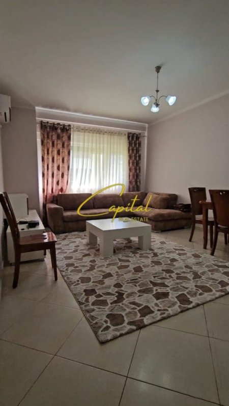 Tirane, jepet me qera apartament 1+1 Kati 4, 65 m² 380 € (YZBERISHT)