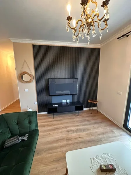 Tirane, jepet me qera apartament 2+1 Kati 3, 109 m² 850 € (Rruga Xhanfize Keko)
