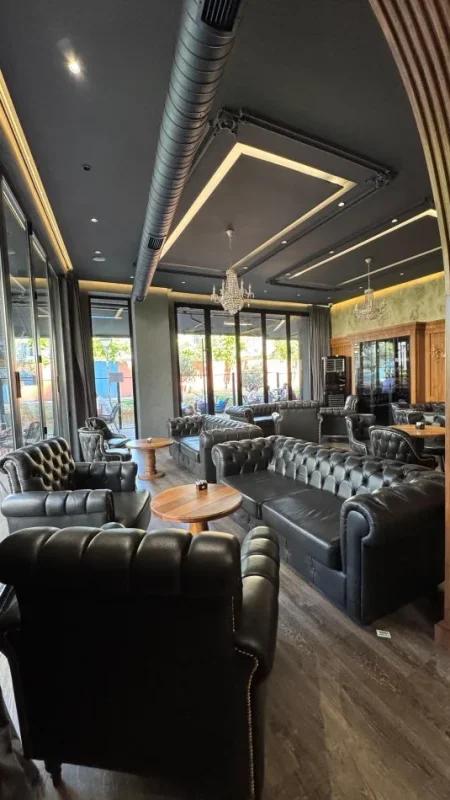 Tirane, shitet lokal Kati 0, 125 m² 400.000 € (prane zjarrfikeses)