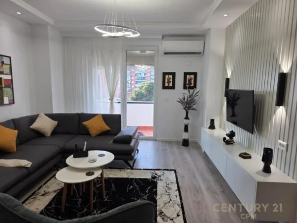 Tirane, jepet me qera apartament 1+1+Ballkon Kati 5, 80 m² 1.500 € 