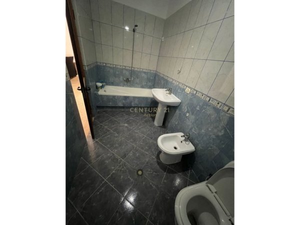 Tirane, jepet me qera apartament 2+1 Kati 4, 107 m² 420 € (Astir)