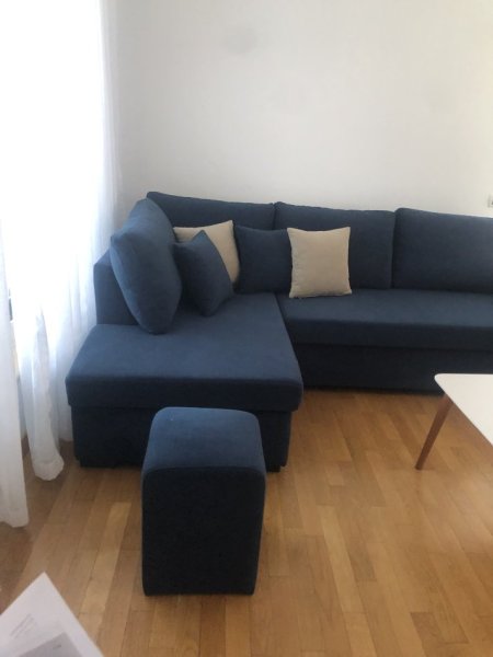 Tirane, jepet me qera apartament  Kati 2, 500€ (Pallati Grand)
