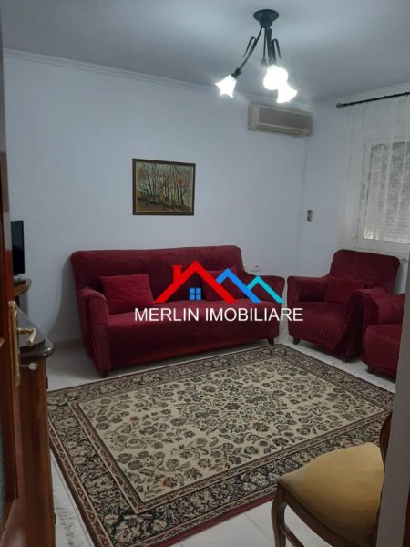 Tirane, jepet me qera apartament 2+1+Ballkon Kati 3, 75 m² 600 € (RRUGA BARRIKADA 8)