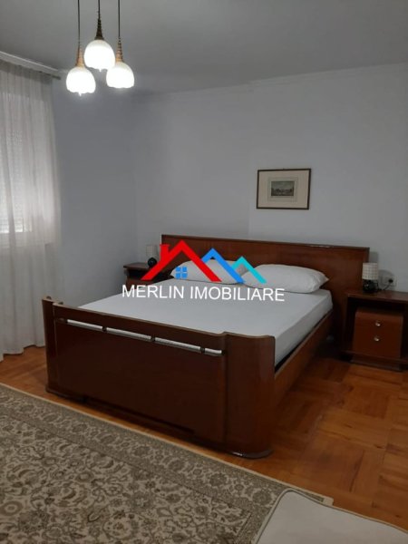 Tirane, jepet me qera apartament 2+1+Ballkon Kati 3, 75 m² 600 € (RRUGA BARRIKADA 8)