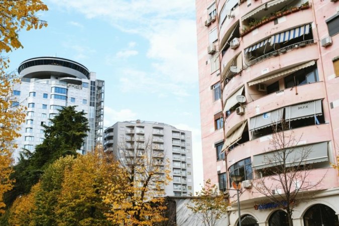 Tirane, jepet me qera apartament 1+1 Kati 4, 60 m² 500 € (Blloku)