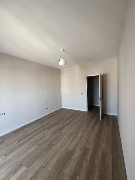 Tirane, shitet apartament 1+1 Kati 8, 80 m² 93.000 € (Pallatet e Verdha)