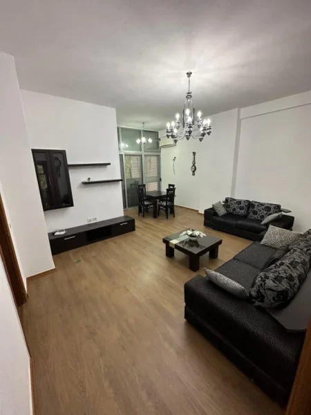 Tirane, jepet me qera apartament 2+1 Kati 2, 90 m² 550 € (Astir)