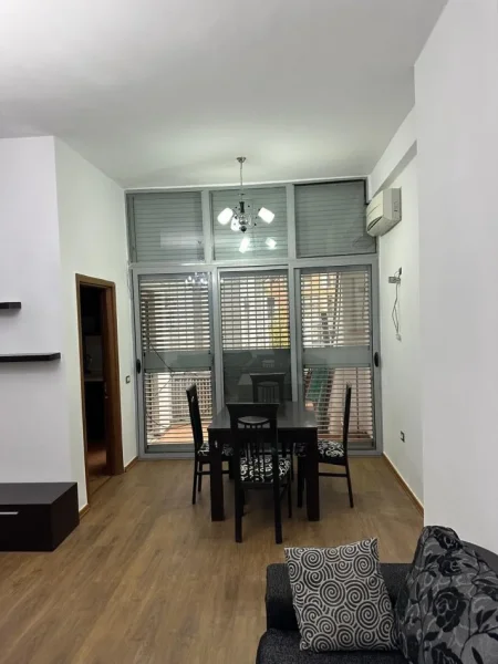 Tirane, jepet me qera apartament 2+1 Kati 2, 90 m² 550 € (Astir)