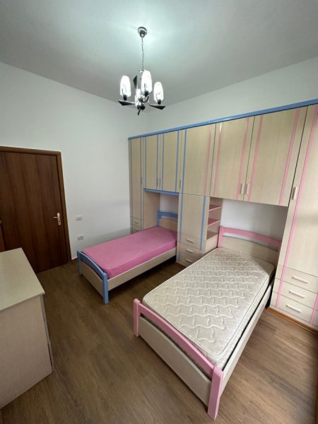 Tirane, jepet me qera apartament 2+1 Kati 2, 90 m² 550 € (Astir)