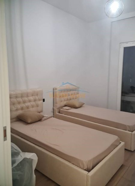 Tirane, jepet me qera apartament+verande | Penthouse 3+1 Kati 7, 135 m² 600 € (Fresk)