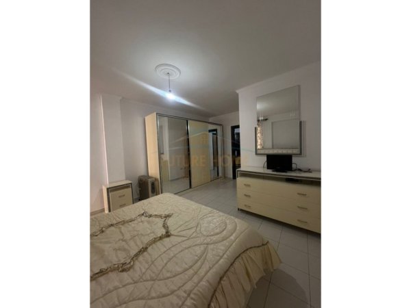 Tirane, jepet me qera apartament 2+1+2+Verande Kati 2, 95 m² 550 € (Yzberisht, Rruga Engjell Mashi)