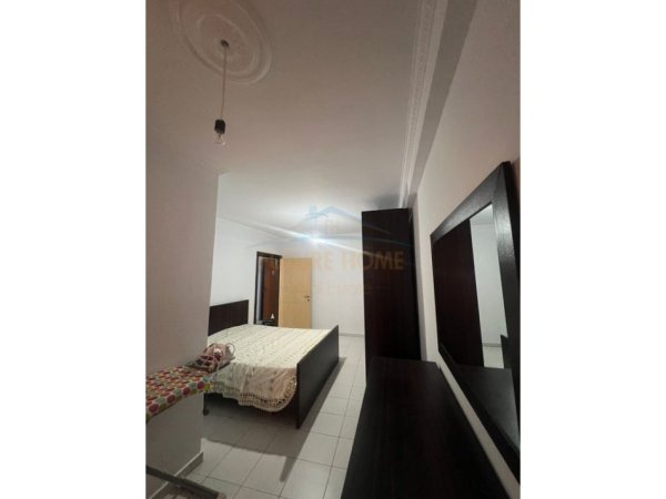 Tirane, jepet me qera apartament 2+1+2+Verande Kati 2, 95 m² 550 € (Yzberisht, Rruga Engjell Mashi)