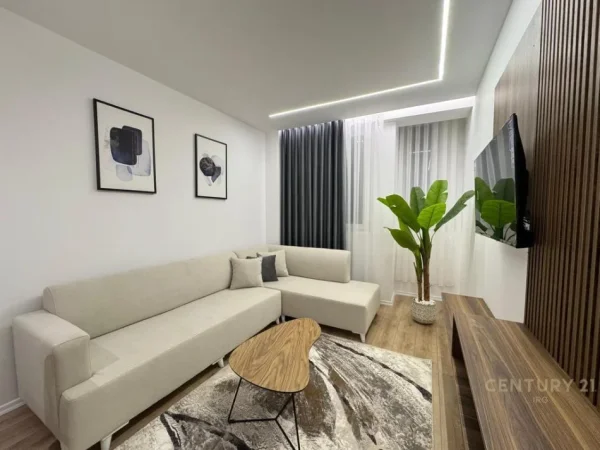 Tirane, shes apartament 1+1 Kati 5, 70 m² 185.000 € (Rruga fortuzi)