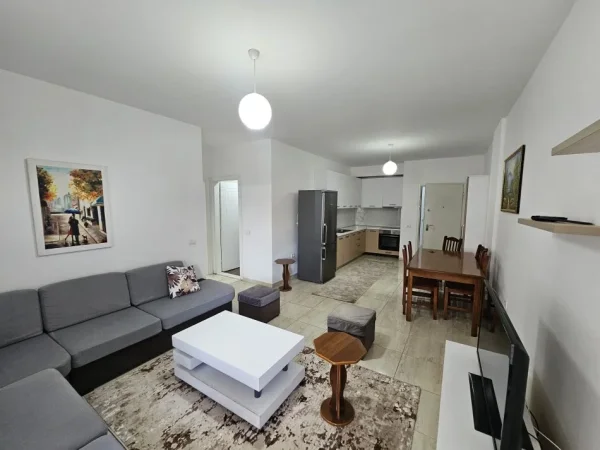 Tirane, jepet me qera apartament 2+1+Ballkon Kati 3, 90 m² 700 € (Komuna e Parisit ~ Kika2)