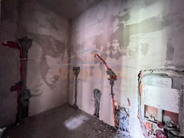 Tirane, shitet apartament 3+1 Kati 5, 120 m² 169.260 € (5 Maji)