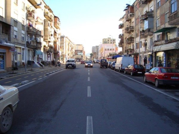 Tirane, shitet apartament 2+1+Ballkon Kati 5, 105 m² 282.150 € (Rruga Barrikadave)
