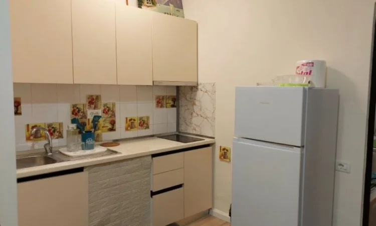 Tirane, jepet me qera apartament 1+1 Kati 1, 70 m² 600 € (myslym shyri)