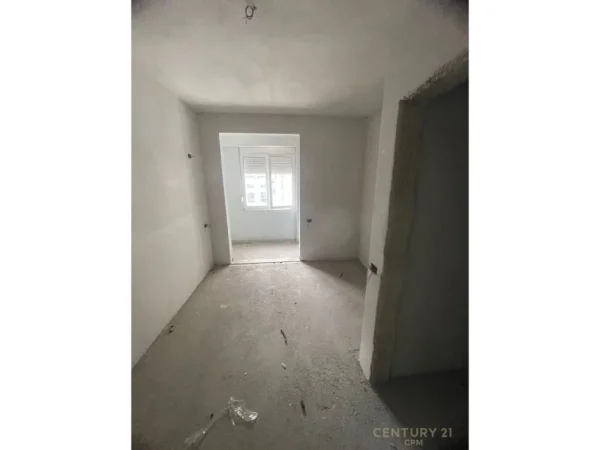 Tirane, shes apartament 2+1 , 95 m² 180.000 € (ish parku)