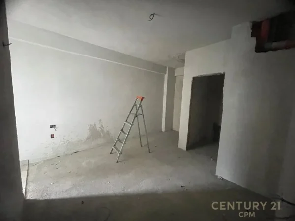 Tirane, shes apartament 2+1 , 95 m² 180.000 € (ish parku)