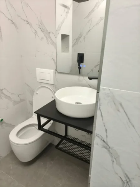 Sarande, dhome ne plazh