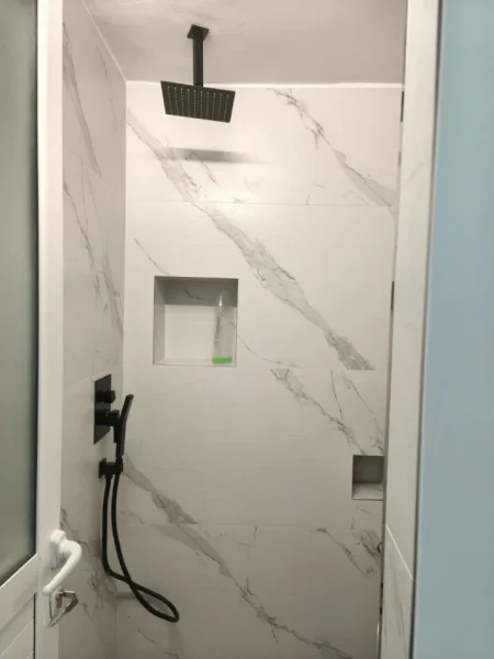 Sarande, dhome ne plazh