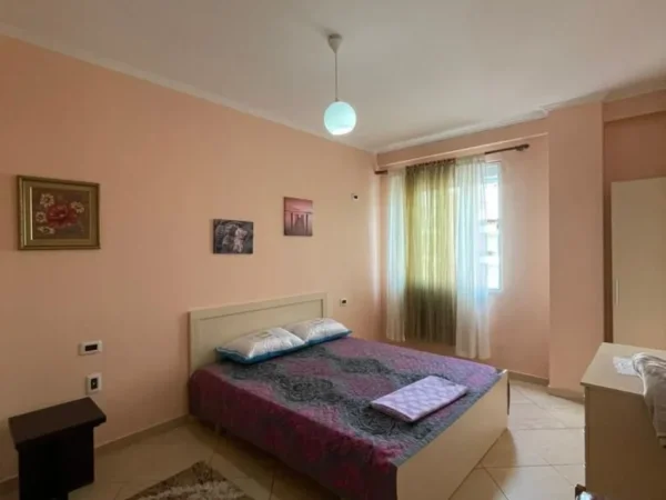 Tirane, jepet me qera apartament 1+1+Ballkon Kati 7, 74 m² 450 € (YZBERISHT)