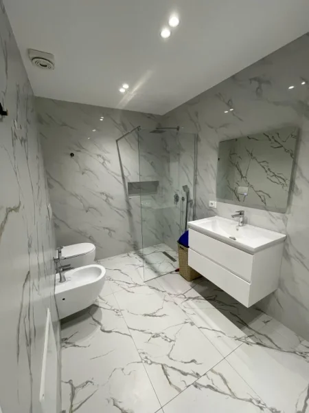 Tirane, shitet apartament 2+1+Ballkon Kati 4, 90 m² 200.000 € (Perball Kompleksit Delijorgji)