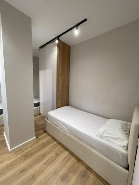 Tirane, shitet apartament 2+1+Ballkon Kati 4, 90 m² 200.000 € (Perball Kompleksit Delijorgji)