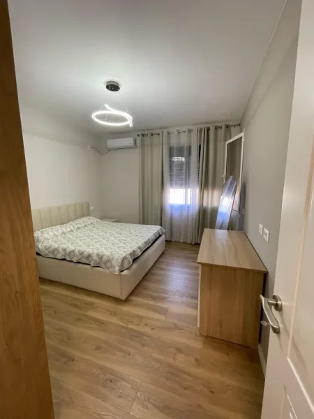 Tirane, shitet apartament 2+1+Ballkon Kati 4, 90 m² 200.000 € (Perball Kompleksit Delijorgji)