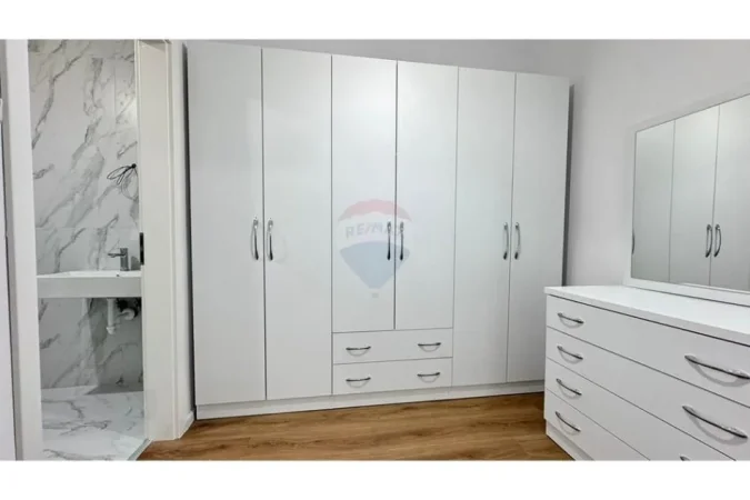 Tirane, jepet me qera apartament 2+1 , 75 m² 550 € (rruga pasho hysa)
