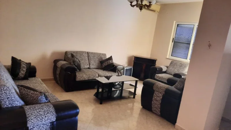 Tirane, jepet me qera apartament Kati 5, 136 m² 600 € 