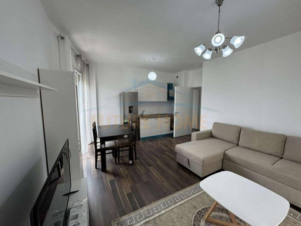 Tirane, jepet me qera apartament 2+1 Kati 3, 88 m² 500 € (UNAZA E RE)