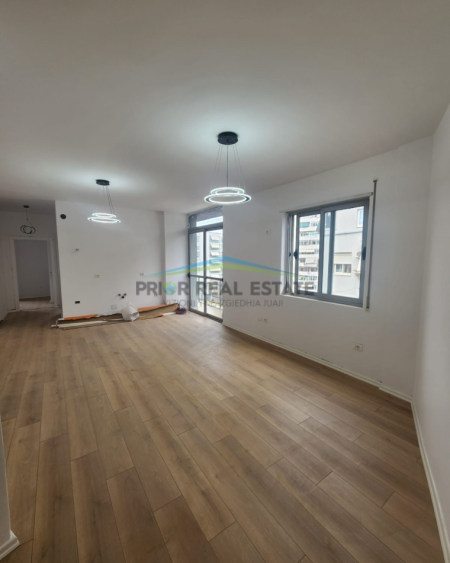 Tirane, shitet apartament 2+1+Ballkon Kati 7, 90 m² 225.000 € (Komuna e Parisit)