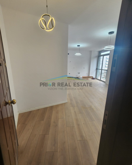 Tirane, shitet apartament 2+1+Ballkon Kati 7, 90 m² 225.000 € (Komuna e Parisit)