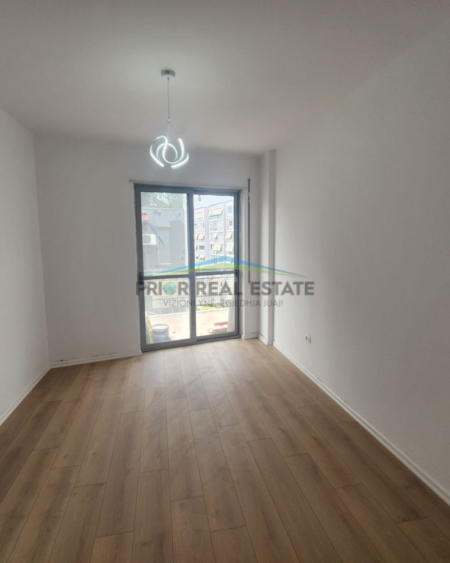 Tirane, shitet apartament 2+1+Ballkon Kati 7, 90 m² 225.000 € (Komuna e Parisit)