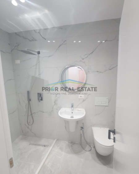 Tirane, shitet apartament 2+1+Ballkon Kati 7, 90 m² 225.000 € (Komuna e Parisit)