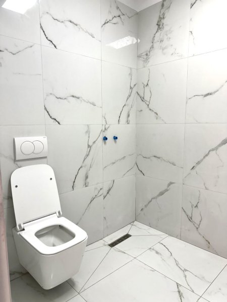 Tirane, jepet me qera dyqan Kati 0, 65 m² 600 € (Jepet me Qera Ambient Biznesi tek Kopshti Botanik (pranë Elektro Servis Neptun))