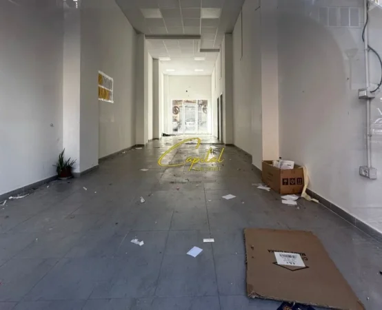 Tirane, jepet me qera dyqan Kati 0, 60 m² 1.300 € (TREGU CAM)