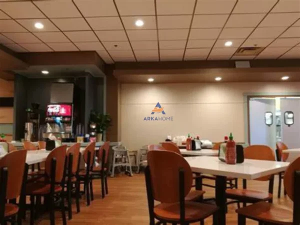 Tirane, jepet me qera ambjent biznesi Kati 0, 50 m² 1.200 € (KRISTAL CENTER)